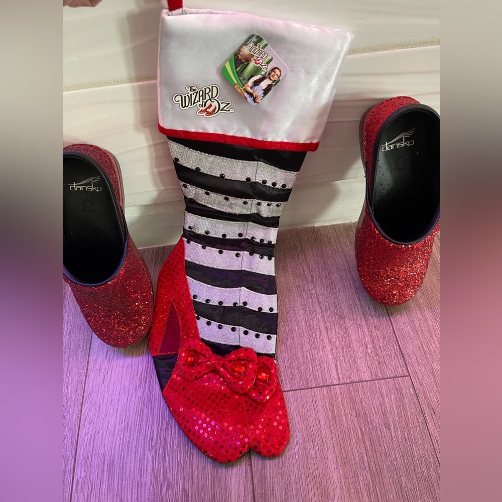 NWT 🌈👠🌪️Wizard of OZ Christmas 🎄 Stocking… (Dansko shoes not included)